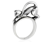Кольцо из серебра в форме кошки