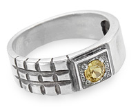Простое и стильное серебряное кольцо с желтым камнем