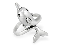 Серебряное колечко с дельфином