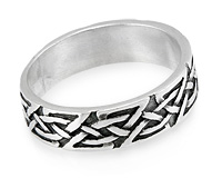 Кольцо из черненого серебра с кельтским орнаментом