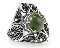 Славянское кольцо из серебра с овальным нефритом