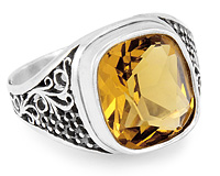 Серебряное кольцо-перстень с ярким цитрином