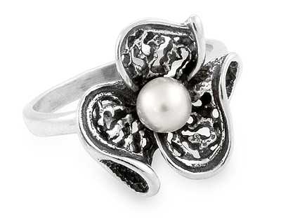 Женское кольцо цветок с жемчугом