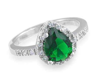Серебряное кольцо с капелькой зеленого цвета