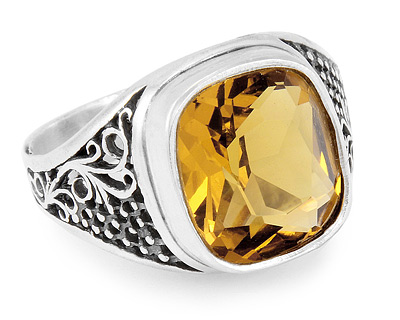 Серебряный перстень с крупным желтым цитрином