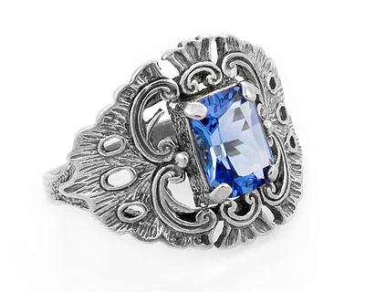 Кольцо - перстень с голубым перунитом
