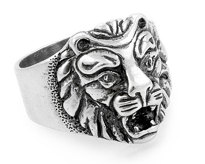 Серебряное кольцо в виде головы льва