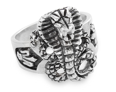 Объемное серебряное кольцо Кобра