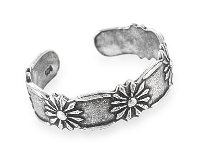 Кольцо-окова на ногу из серебра с чернением и цветами