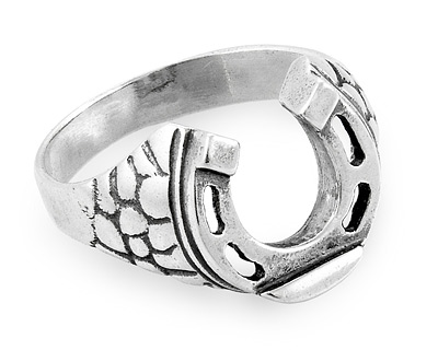 Серебряное кольцо в форме подковы