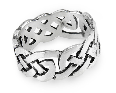 Кольцо из черненого серебра с плетеным орнаментом